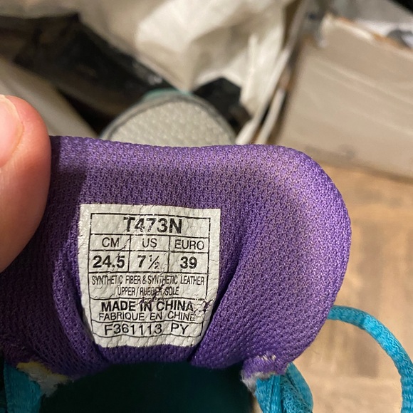 ASICS sneakers - size 7.5 - barely worn - Picture 4 of 4